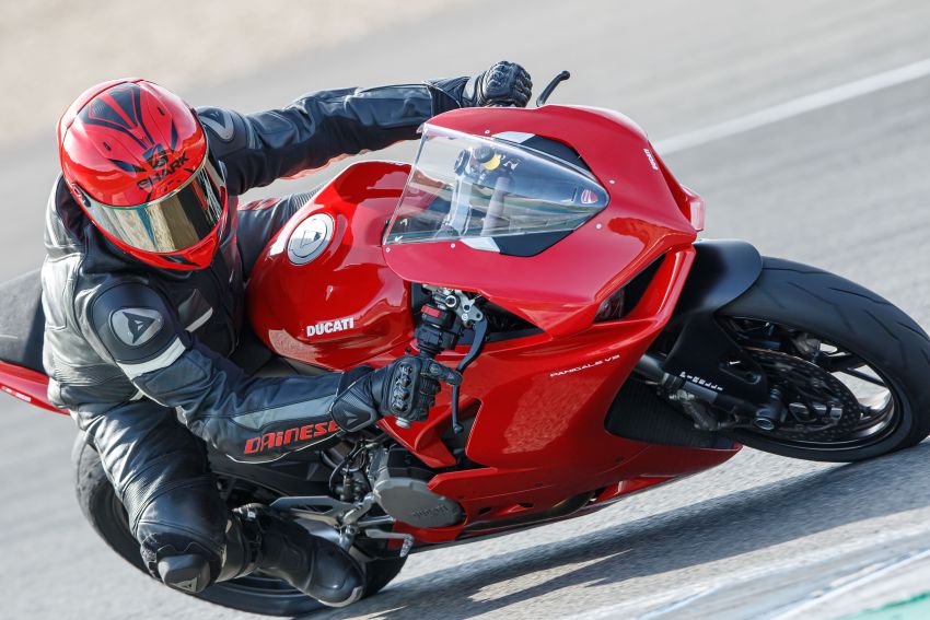 FIRST RIDE: 2020 Ducati Panigale V2 – fast and easy 1047524