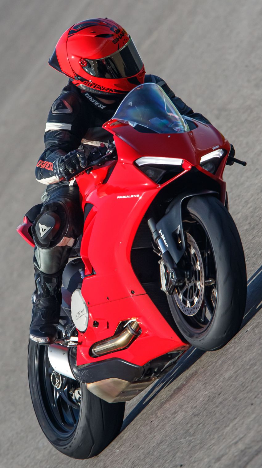 FIRST RIDE: 2020 Ducati Panigale V2 – fast and easy 1047526