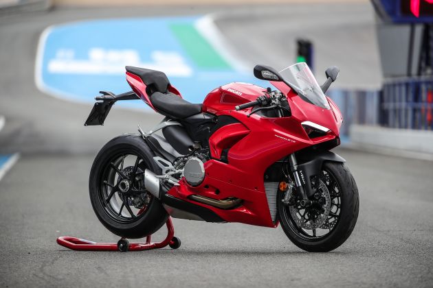 FIRST RIDE: 2020 Ducati Panigale V2 – fast and easy