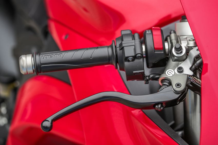 FIRST RIDE: 2020 Ducati Panigale V2 – fast and easy 1047492
