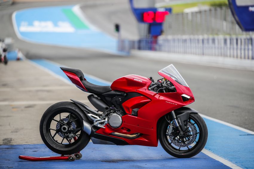 FIRST RIDE: 2020 Ducati Panigale V2 – fast and easy 1047475