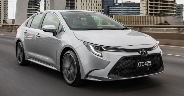 Toyota Corolla sedan tiba di Australia – 1.8L Hybrid dan 2.0L NA pilihan manual & auto, bermula RM66k