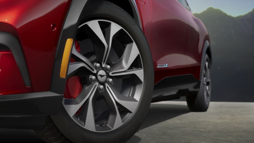 Ford Mustang Mach-E didedahkan – SUV elektrik jana 439 hp/839 Nm, 0-100 km/j 3.5 saat, jarak 600 km 1047057