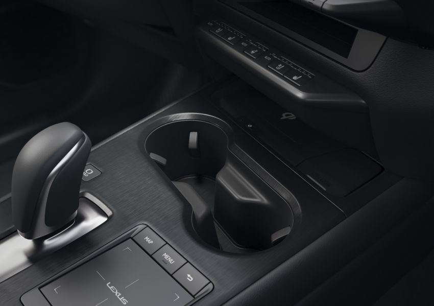 Lexus UX 300e pure EV – 400 km range, 204 PS/300 Nm, ‘paddle-shift’ braking regen, Active Sound Control 1049818