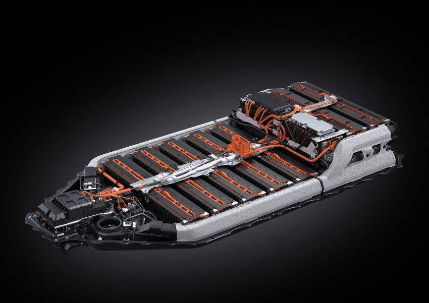 Lexus UX 300e pure EV – 400 km range, 204 PS/300 Nm, ‘paddle-shift’ braking regen, Active Sound Control Image #1049844