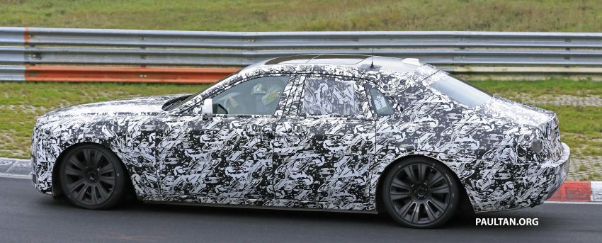 SPIED: Next Rolls-Royce Ghost goes track testing 1039960
