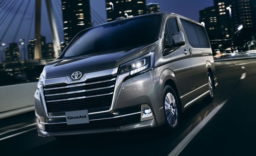 Toyota GranAce – two variants to go on sale in Japan 1050722