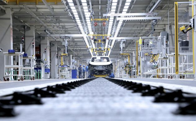 Volkswagen CEO warns factory closure may prolong