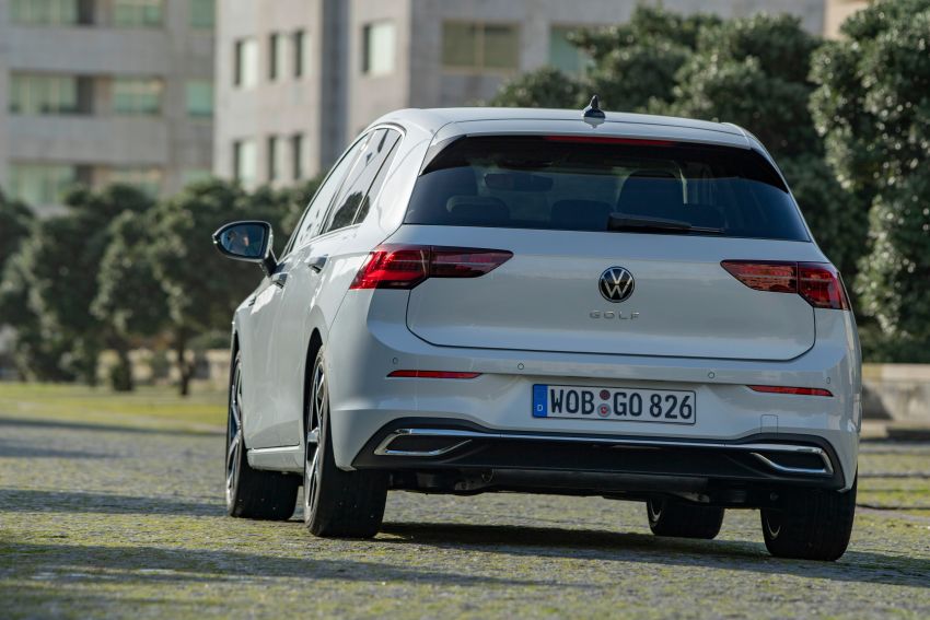 MEGA GALLERY: Volkswagen Golf Mk8 gets detailed 1052565