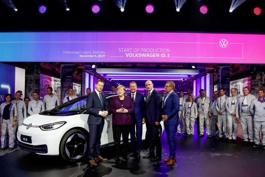 Volkswagen starts production of ID.3 electric vehicle 1040384