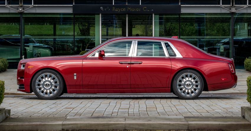 Custom Rolls-Royce RED Phantom made to fight AIDS Image #1055537