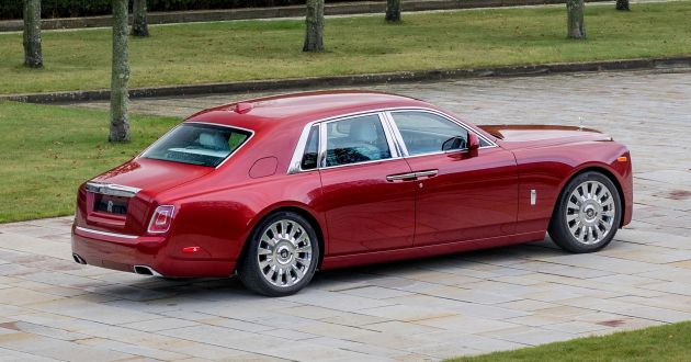 Custom Rolls-Royce RED Phantom made to fight AIDS