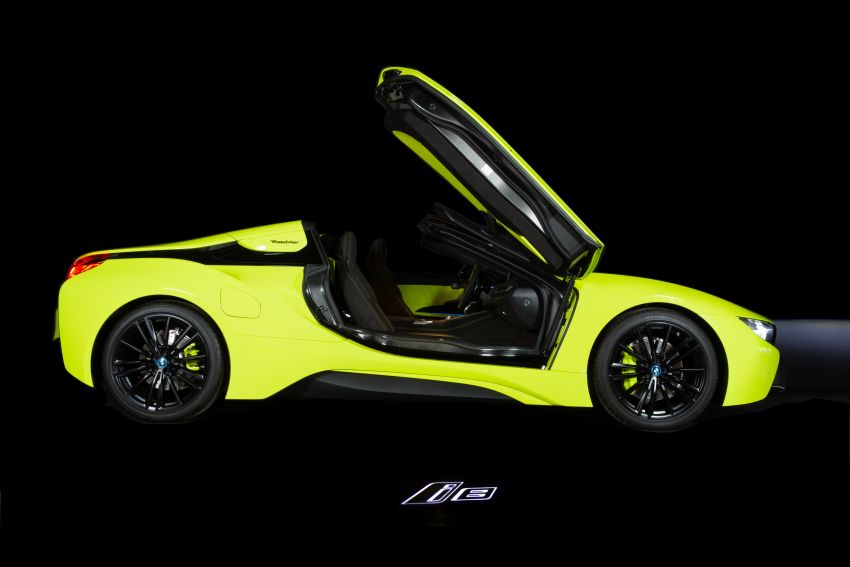 BMW i8 Roadster LimeLight Edition makes its debut 1056395