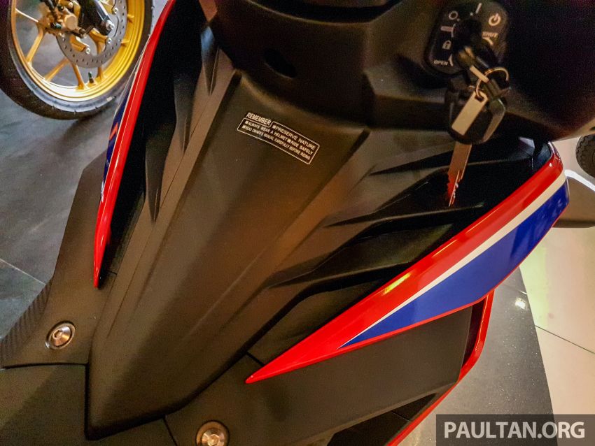 Honda RS150R V2 2019 sudah berada di kedai, lima warna termasuk Tricolor dan Repsol, dari RM9.3k 1063700