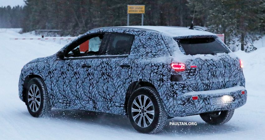 SPYSHOTS: Mercedes-Benz EQA seen on winter test 1059130