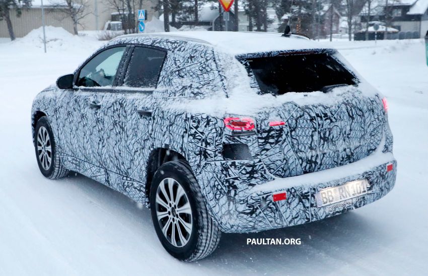 SPYSHOTS: Mercedes-Benz EQA seen on winter test 1059123