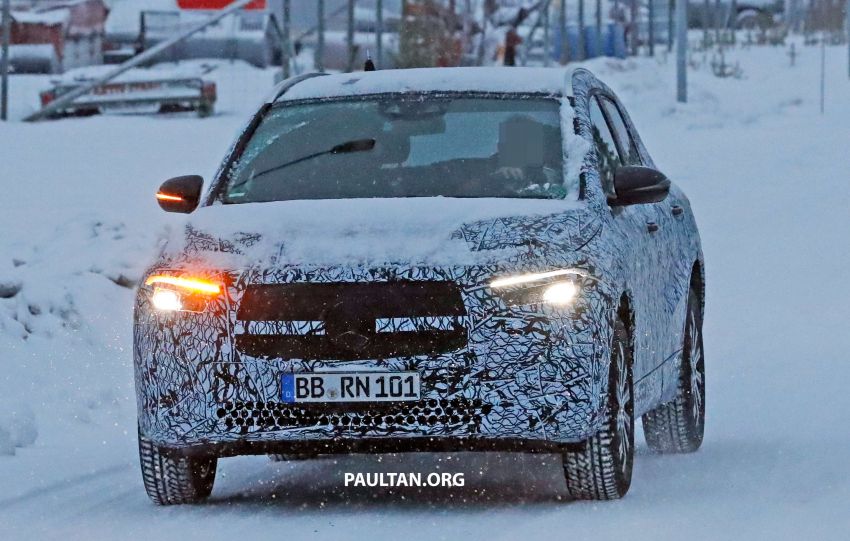 SPYSHOTS: Mercedes-Benz EQA seen on winter test 1059125
