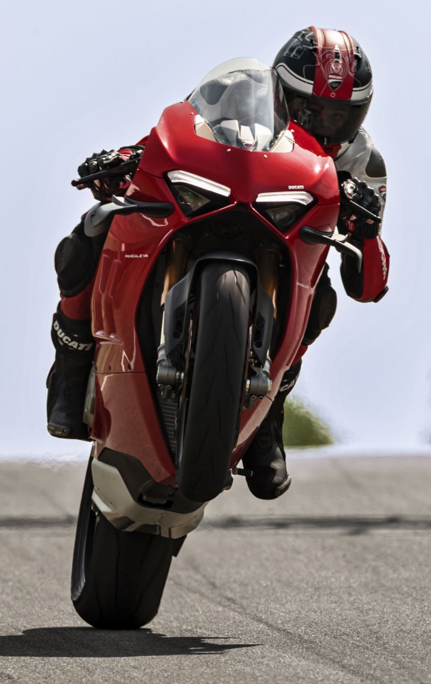 2020 Ducati Panigale V4 updated – better aerodynamics, revised riding aids, faster quickshift 1071943