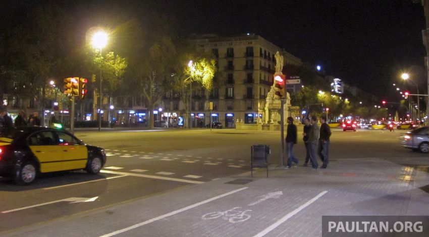 Barcelona bans older vehicles in bid to stop pollution 1065290