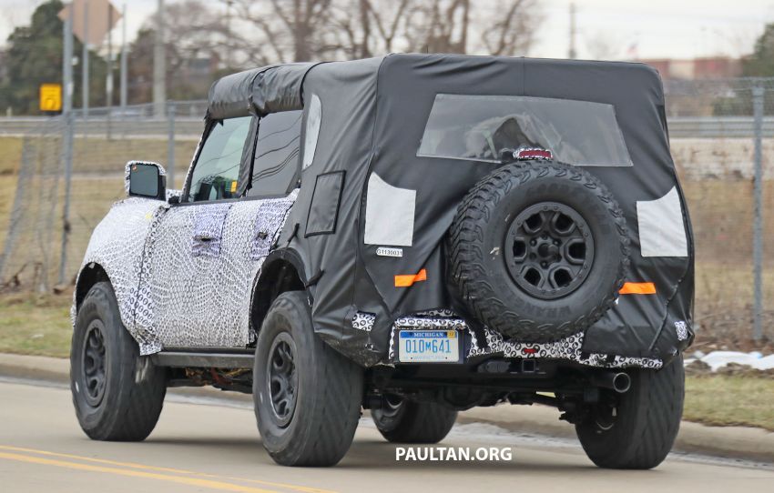 SPYSHOTS: Ford Bronco spotted running road tests 1074251