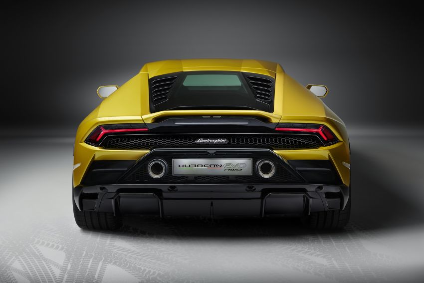 Lamborghini Huracán Evo RWD revealed – facelift gets 610 PS to rear wheels, plus new traction control 1065371