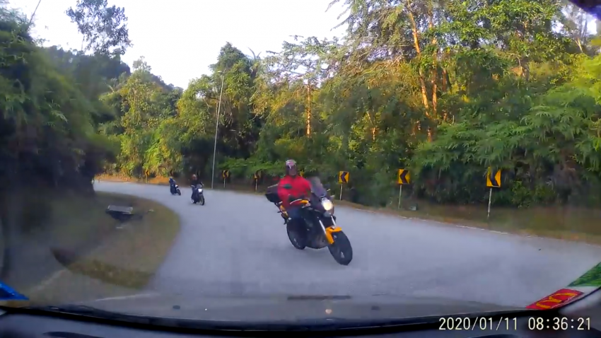 Why riding on the edge in Malaysia is dangerous – take it to the track, public roads are not for racing 1069991