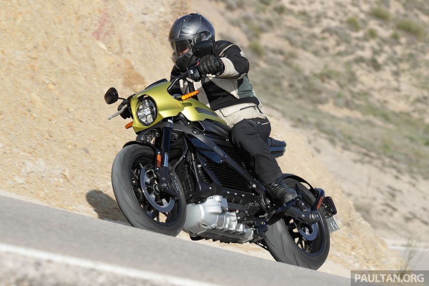 REVIEW: Harley-Davidson LiveWire electric motorcycle first ride – a sharp shock to the senses 1086223