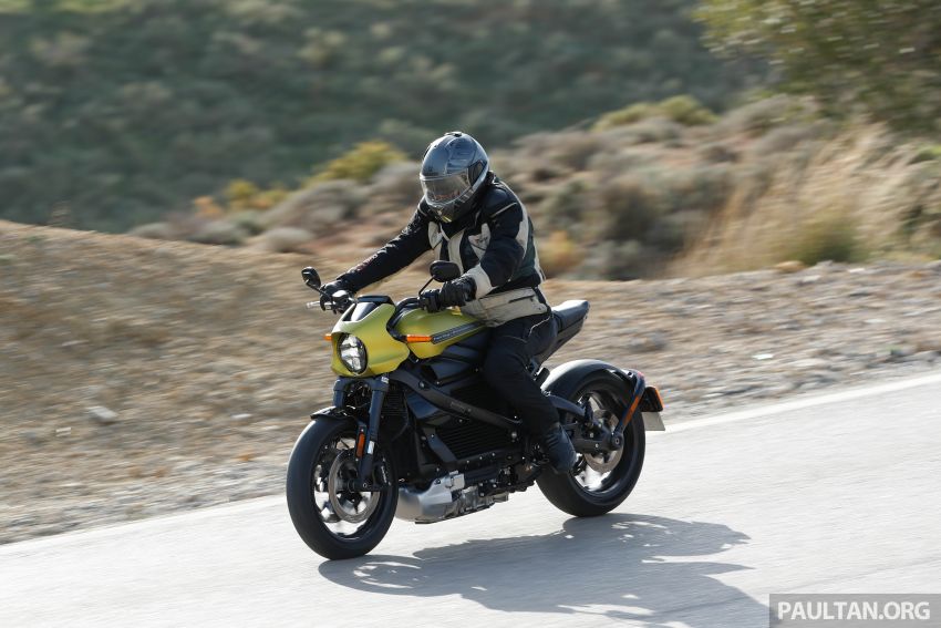 REVIEW: Harley-Davidson LiveWire electric motorcycle first ride – a sharp shock to the senses 1086225