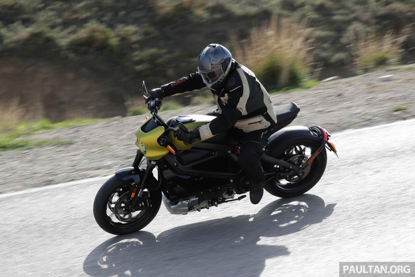 REVIEW: Harley-Davidson LiveWire electric motorcycle first ride – a sharp shock to the senses 1086214