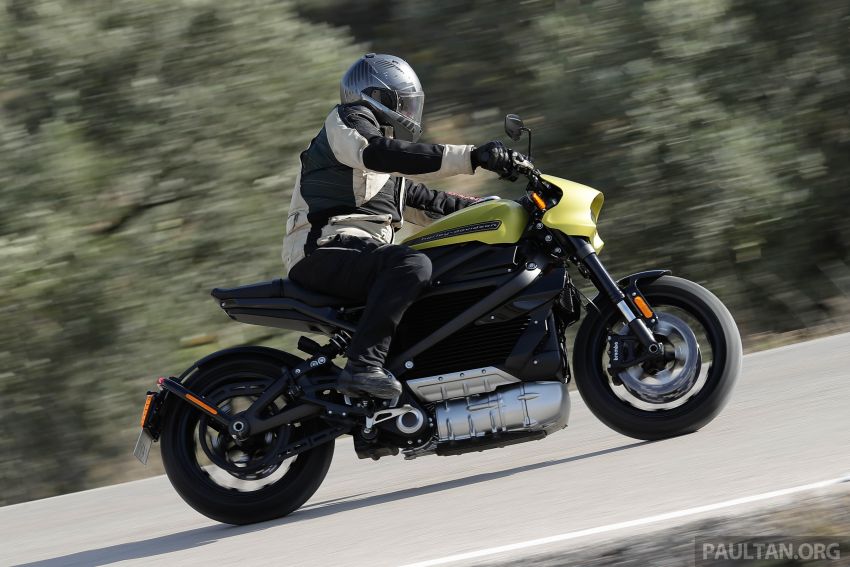 REVIEW: Harley-Davidson LiveWire electric motorcycle first ride – a sharp shock to the senses 1086218