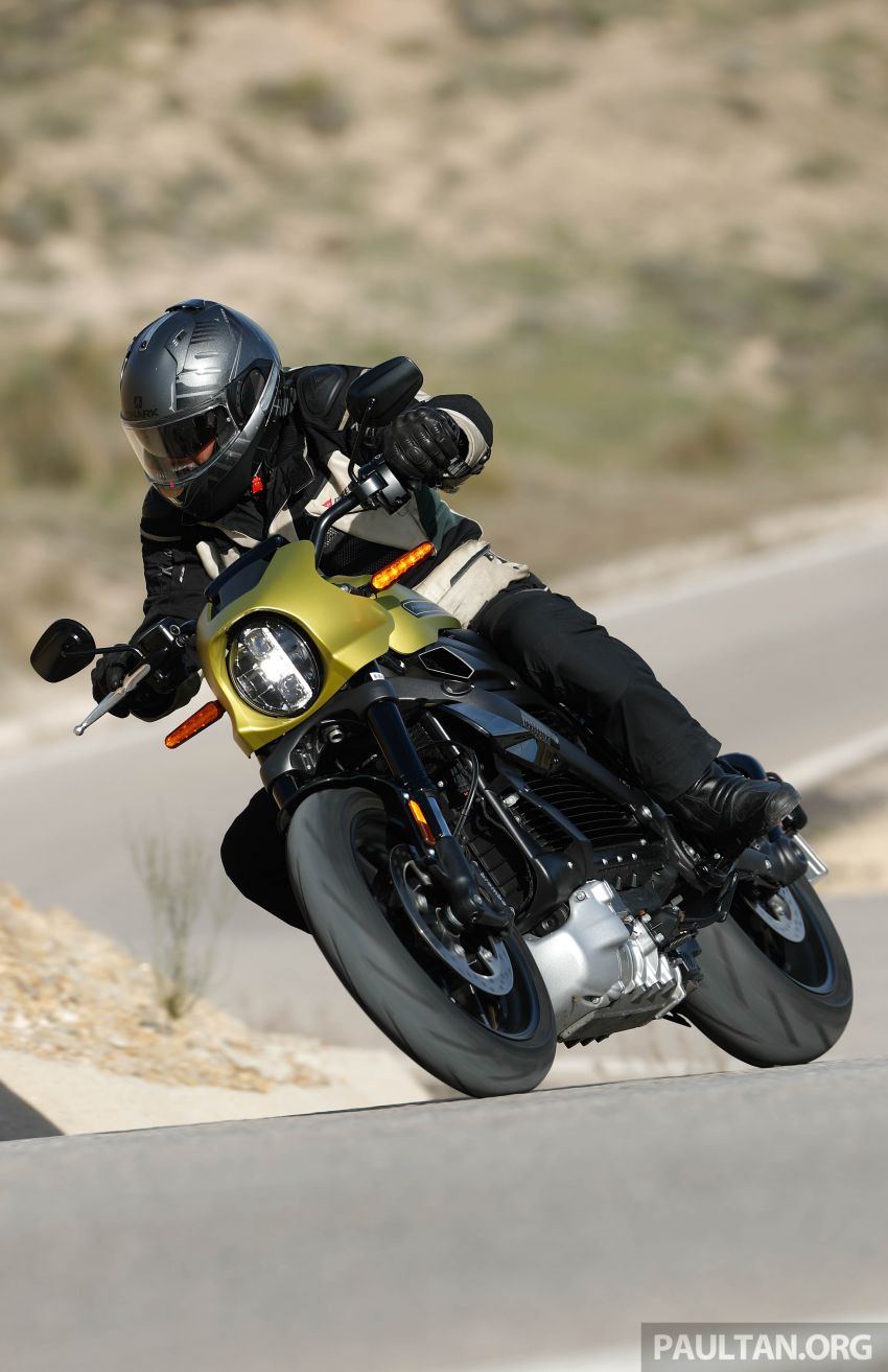 REVIEW: Harley-Davidson LiveWire electric motorcycle first ride – a sharp shock to the senses 1086219