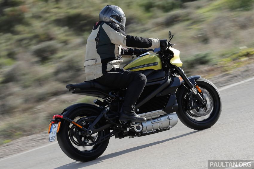 REVIEW: Harley-Davidson LiveWire electric motorcycle first ride – a sharp shock to the senses 1086220