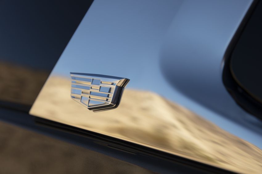 2021 Cadillac Escalade – 6.2L petrol V8, 3.0L diesel; Super Cruise ADAS, 38-inch curved OLED display 1077269