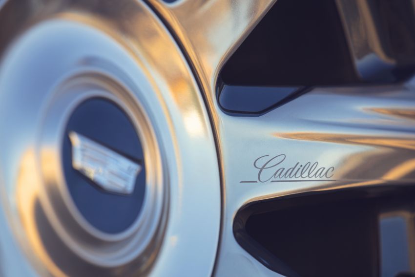 2021 Cadillac Escalade – 6.2L petrol V8, 3.0L diesel; Super Cruise ADAS, 38-inch curved OLED display 1077272