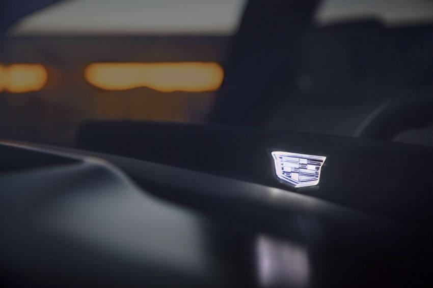 2021 Cadillac Escalade – 6.2L petrol V8, 3.0L diesel; Super Cruise ADAS, 38-inch curved OLED display 1077308