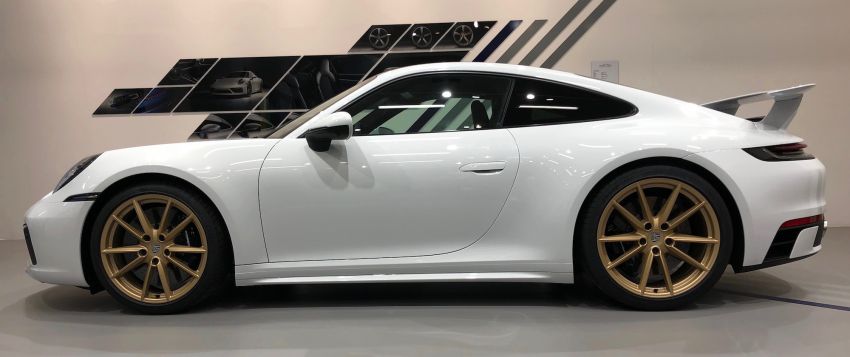 992 Porsche 911 gets aerokit with GT3-style rear wing 1083254