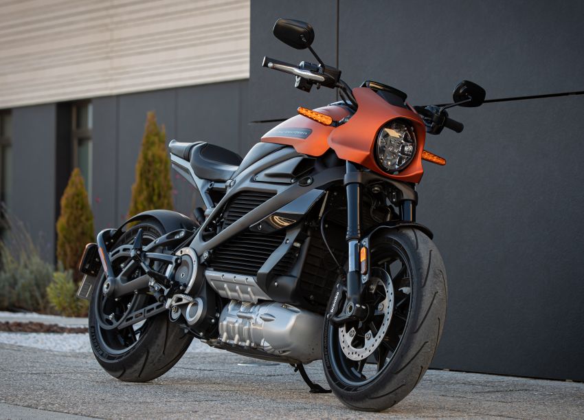 REVIEW: Harley-Davidson LiveWire electric motorcycle first ride – a sharp shock to the senses 1086230