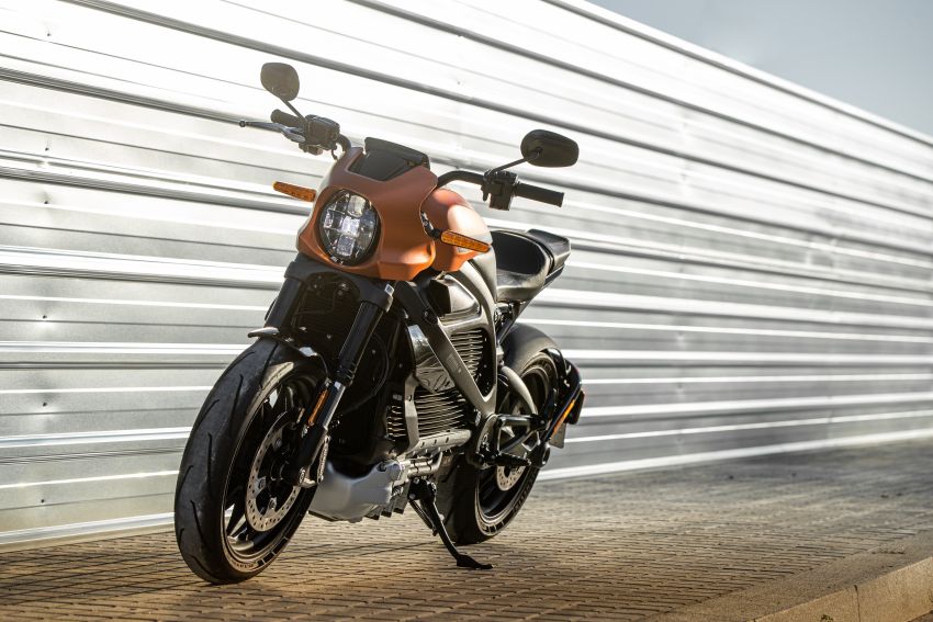 REVIEW: Harley-Davidson LiveWire electric motorcycle first ride – a sharp shock to the senses 1086231