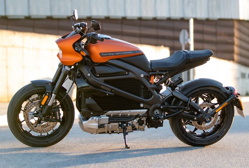 REVIEW: Harley-Davidson LiveWire electric motorcycle first ride – a sharp shock to the senses 1086250