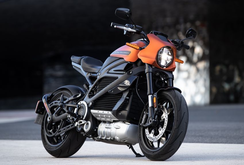 REVIEW: Harley-Davidson LiveWire electric motorcycle first ride – a sharp shock to the senses 1086258