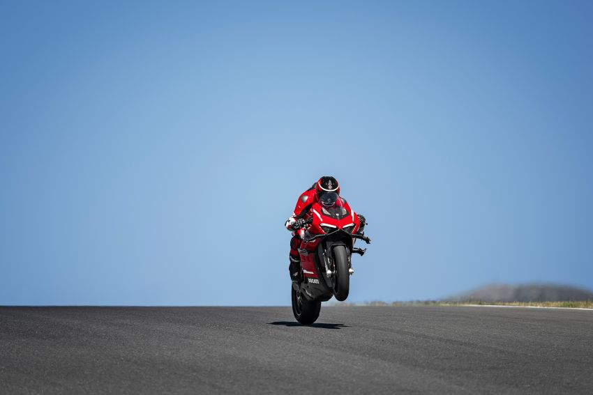 Ducati Panigale Superleggera V4 – superbike produksi paling berkuasa dan maju Ducati, casis gentian karbon 1078457