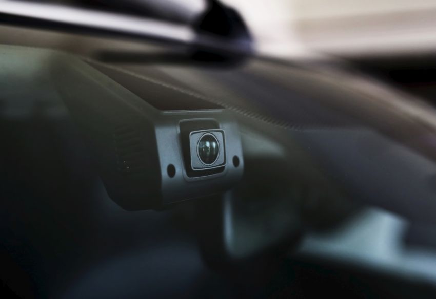 Mitsubishi Triton VGT MT Premium gets new upgrades – driving video recorder, Apple CarPlay, Android Auto 1082344