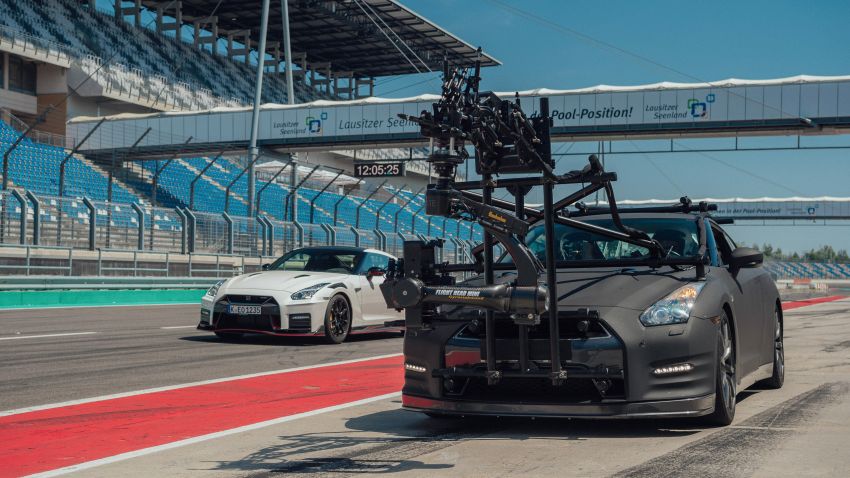 Nissan GT-R turns into ultimate high-speed camera car 1079852