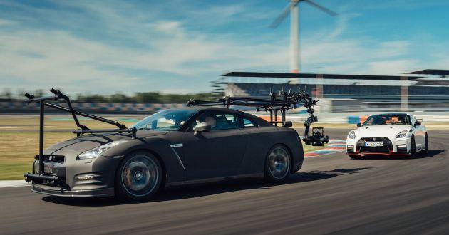 Nissan GT-R turns into ultimate high-speed camera car