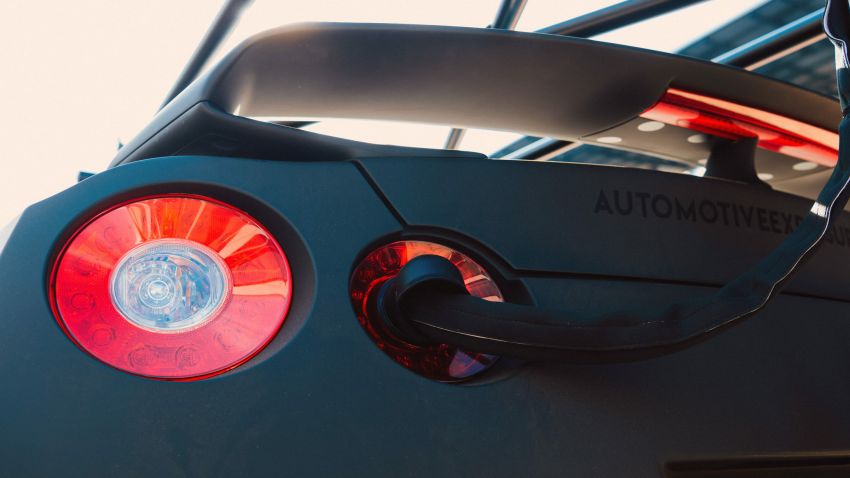 Nissan GT-R turns into ultimate high-speed camera car 1079850