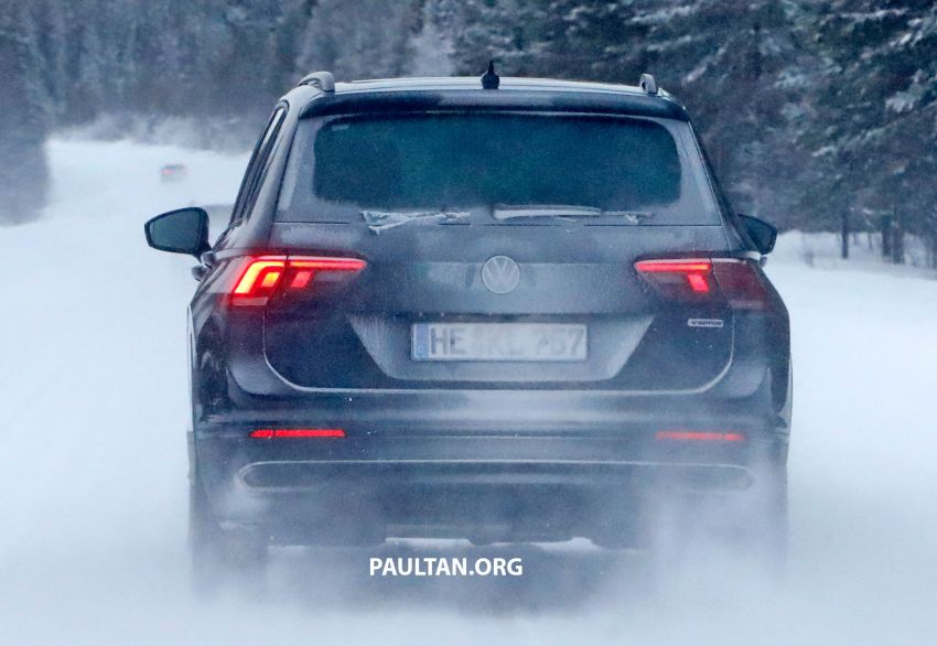 SPYSHOTS: Volkswagen Tiguan facelift seen on test 1081129