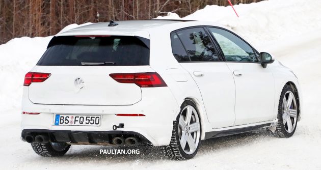 SPIED: Volkswagen Golf R Mk8 spotted, undisguised