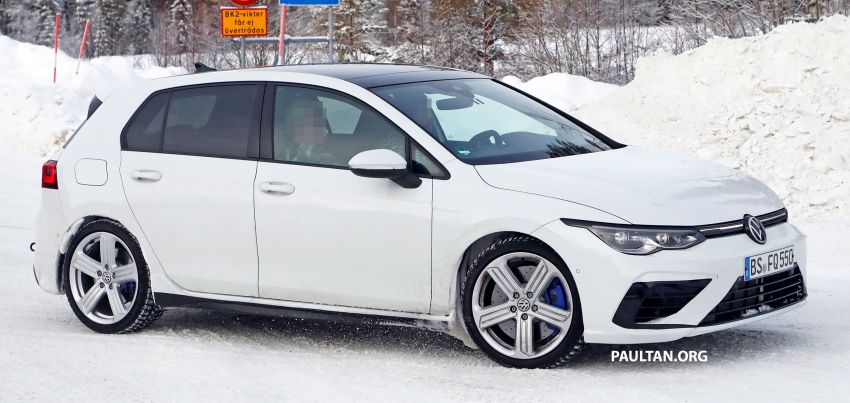 SPIED: Volkswagen Golf R Mk8 spotted, undisguised 1080354