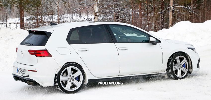 SPIED: Volkswagen Golf R Mk8 spotted, undisguised 1080350