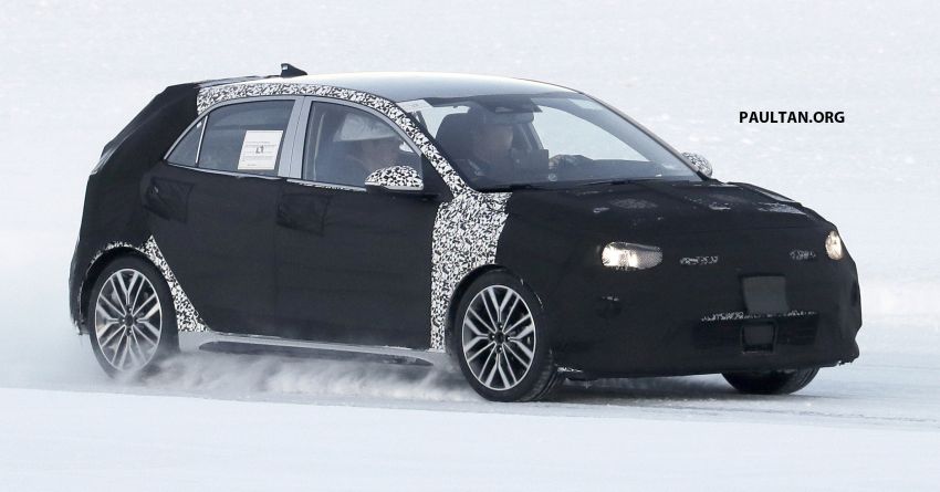 SPIED: 2020 Kia Rio facelift spotted, to debut this year 1095314